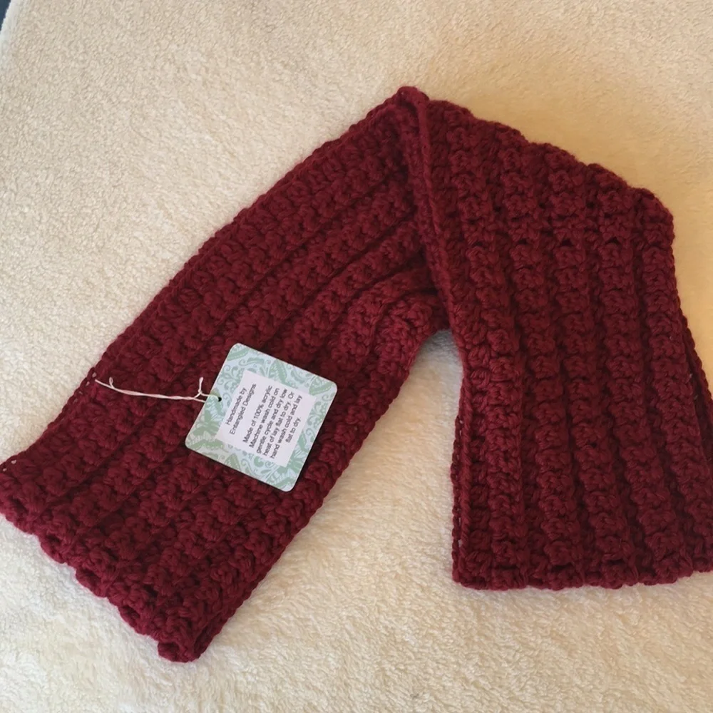 HANDMADE INFINITY SCARF AND BEANIE HAT NWT